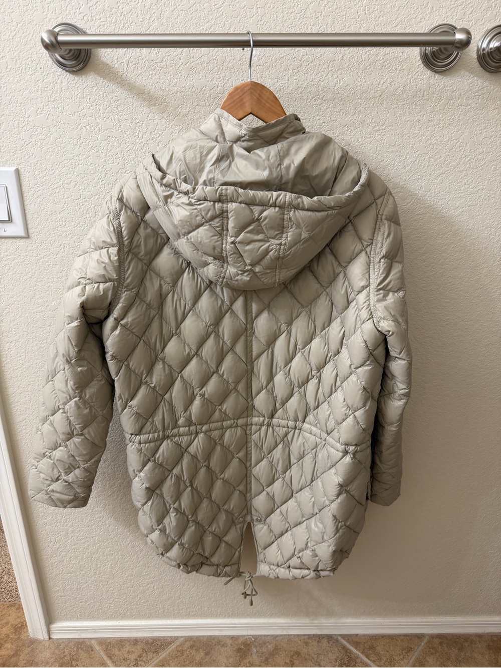Ralph Lauren Quilted Hooded Puffer Jacket - Beige - Picture 2 of 3